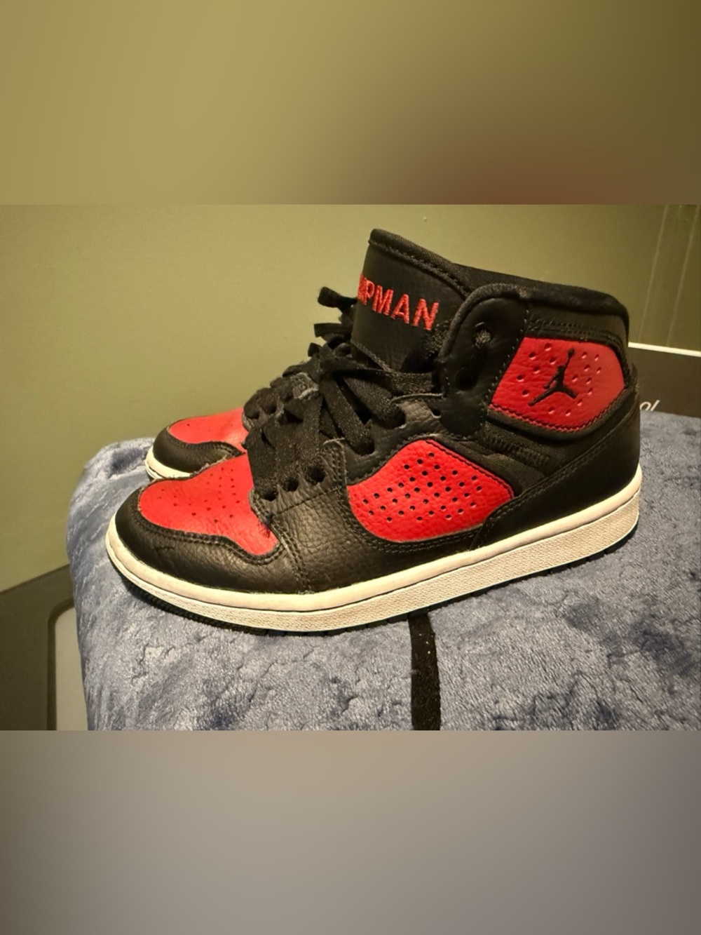 Nike Boys Air Jordan Access Red Basketball Shoes Sneakers Size 1.5Y